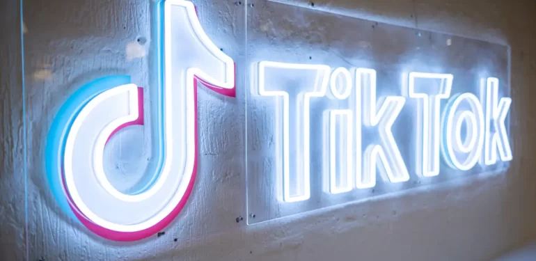 TikTok Yükselen Sanatçıların Önünü Açmak İçin Yeni Bir Program Duyurdu